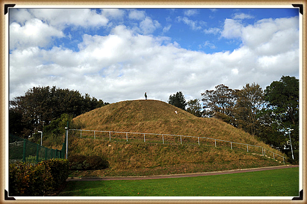 Figure 81- Lewes Tump - used by the 'Cluny' monks to attract ships from the English Channel - Silbury Hill Lighthouse